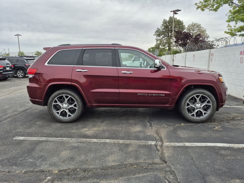 Used 2020 Jeep Grand Cherokee Overland AWD/4WD image 26