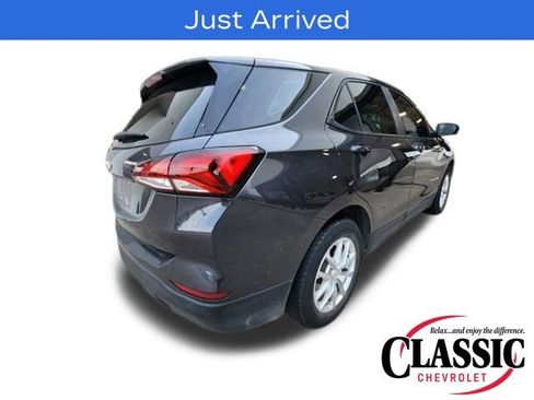 Used 2022 Chevrolet Equinox LS w/ LPO, Floor Liner Package image 11