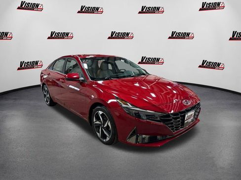 Used 2022 Hyundai Elantra Limited image 3