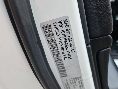 Used 2022 Jeep Grand Cherokee Laredo X AWD/4WD image 14