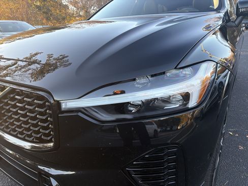 Certified 2023 Volvo XC60 B5 Plus image 6