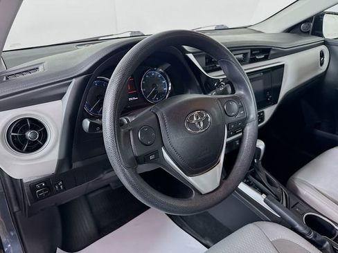Used 2018 Toyota Corolla LE image 10