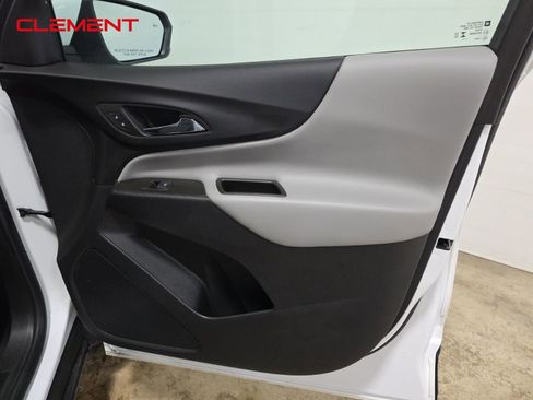 Used 2023 Chevrolet Equinox LT w/ Driver Convenience Package image 31