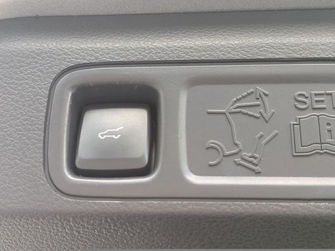 Used 2022 Ford Expedition Limited RWD image 15