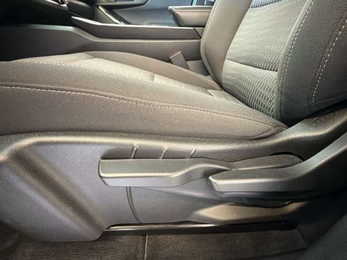 Certified 2025 Chevrolet Equinox LT FWD image 16