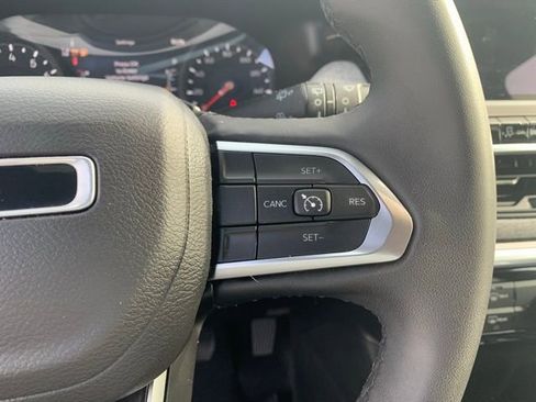 Used 2024 Jeep Compass Latitude image 15