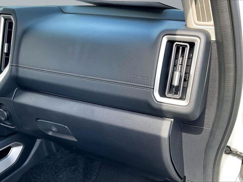 Certified 2025 Nissan Frontier SV w/ SV Convenience Package RWD image 19