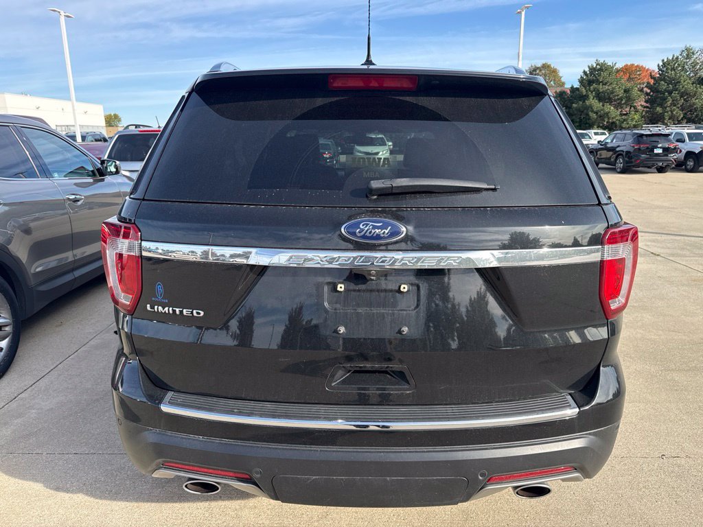 Used 2018 Ford Explorer Limited w/ Equipment Group 301A FWD image 5