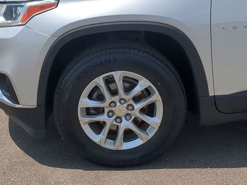 Used 2020 Chevrolet Traverse LT FWD image 13