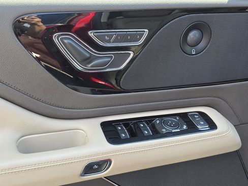 Used 2020 Lincoln Aviator Reserve RWD image 38