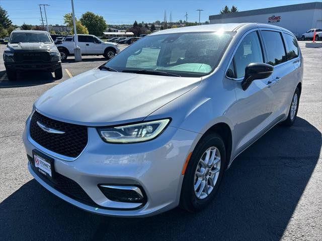 Certified 2024 Chrysler Pacifica Touring-L FWD image 1