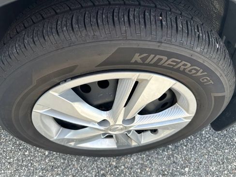 Used 2020 Nissan Kicks S FWD image 21