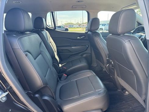 Used 2023 GMC Acadia SLT w/ LPO, Floor Liner Package image 16