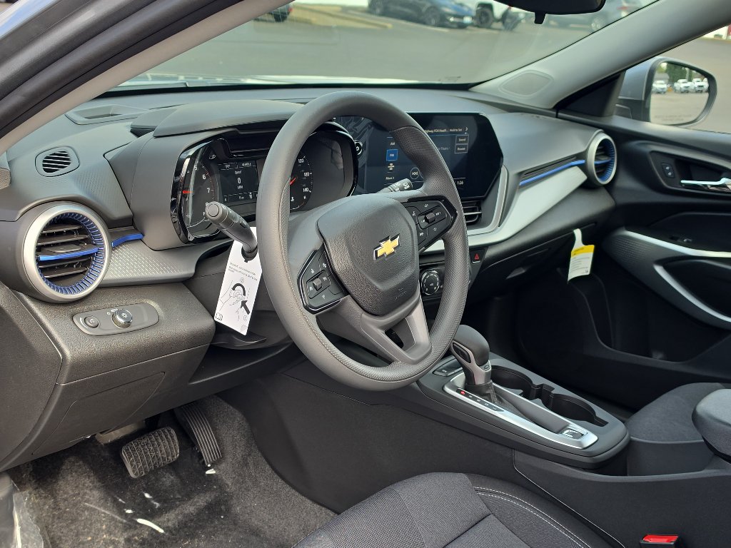 New 2026 Chevrolet Trax LS w/ LS Convenience Package FWD image 14