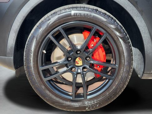 Used 2020 Porsche Cayenne AWD/4WD image 33