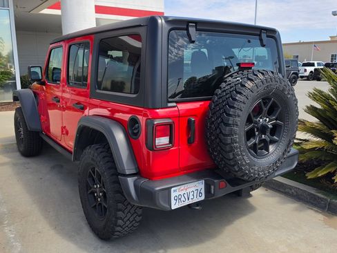 Used 2025 Jeep Wrangler Unlimited Sport AWD/4WD image 4