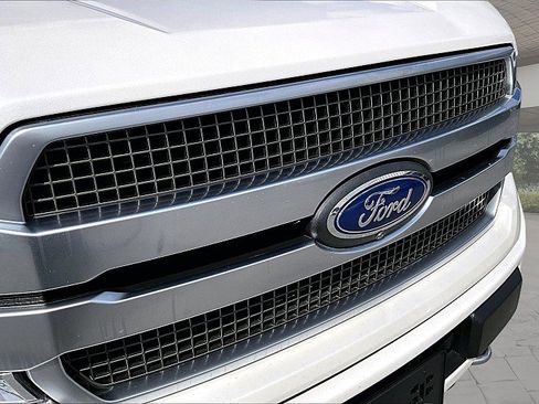 Used 2018 Ford F150 Platinum w/ Equipment Group 701A Luxury image 27