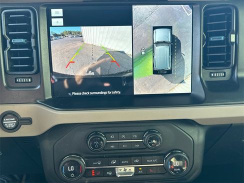 Used 2023 Ford Bronco Wildtrak image 30