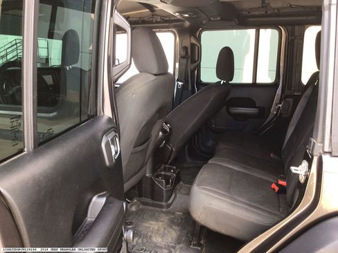 Used 2018 Jeep Wrangler Unlimited Sport AWD/4WD image 9