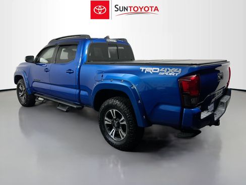 Used 2018 Toyota Tacoma TRD Sport AWD/4WD image 6
