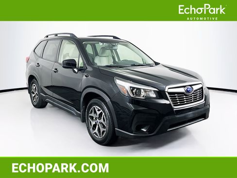 Used 2020 Subaru Forester Premium image 1