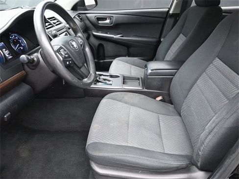 Used 2016 Toyota Camry LE image 16