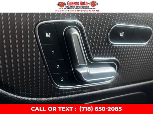 Used 2021 Mercedes-Benz GLB 250 4MATIC w/ Premium Package image 23