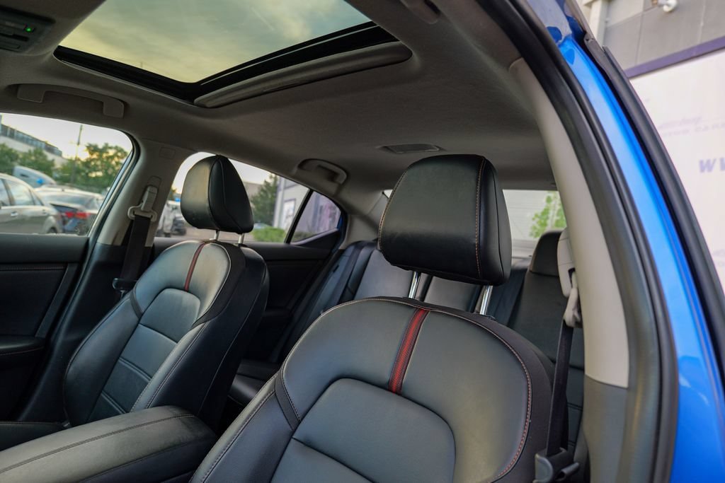Used 2023 Nissan Sentra SR w/ SR Premium Package FWD image 23
