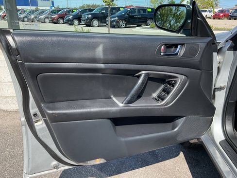Used 2006 Subaru Outback 2.5i Limited AWD/4WD image 25