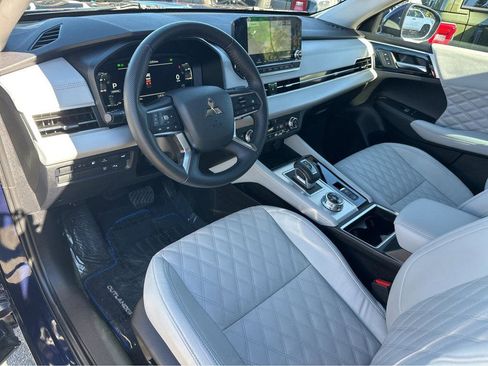 Used 2023 Mitsubishi Outlander SEL image 16