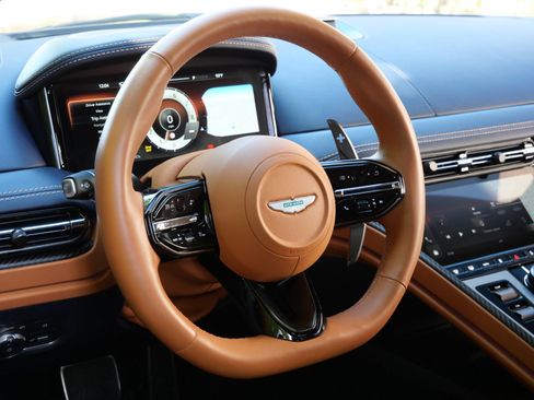 Used 2024 Aston Martin DB12 Coupe RWD image 12