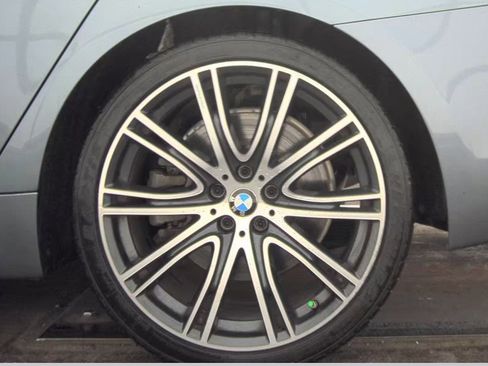 Used 2019 BMW 540i w/ M Sport Package image 10