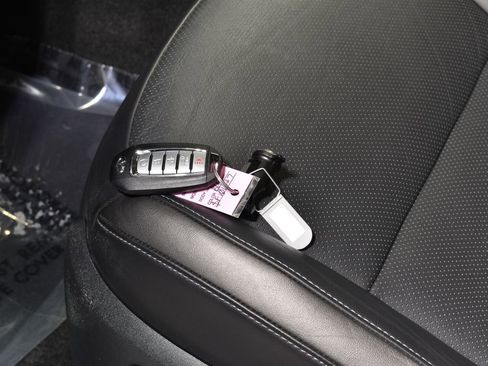 Certified 2025 INFINITI QX50 Luxe image 39