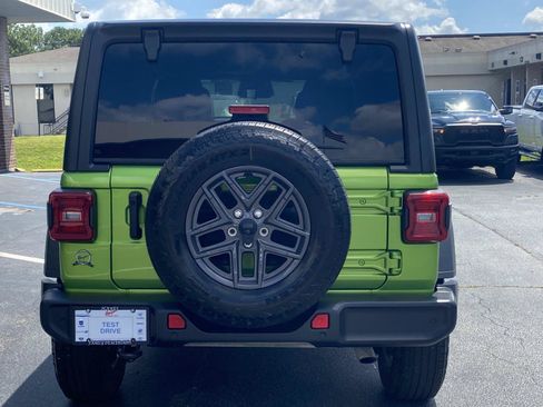 Used 2025 Jeep Wrangler Unlimited Sport AWD/4WD image 4