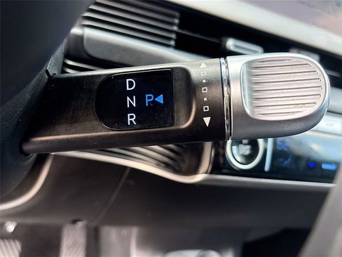 Used 2024 Hyundai Ioniq 5 SEL image 17