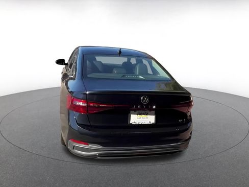 Used 2025 Volkswagen Jetta SE image 10