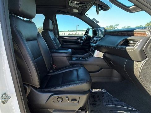 Used 2021 Chevrolet Suburban LT w/ LT Signature Package image 40