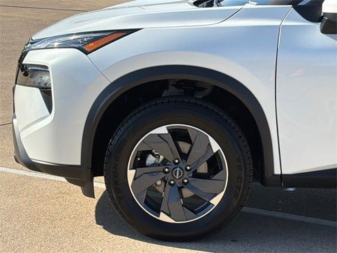 Certified 2024 Nissan Rogue SV image 5