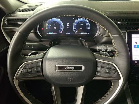 Used 2023 Jeep Grand Cherokee L Limited w/ Black Appearance Package AWD/4WD image 20