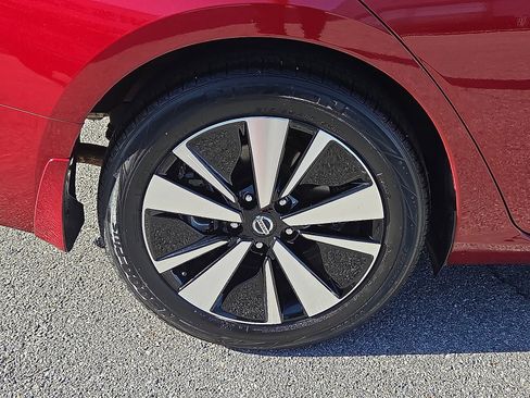 Used 2022 Nissan Altima 2.5 SV w/ SV Premium Package image 7