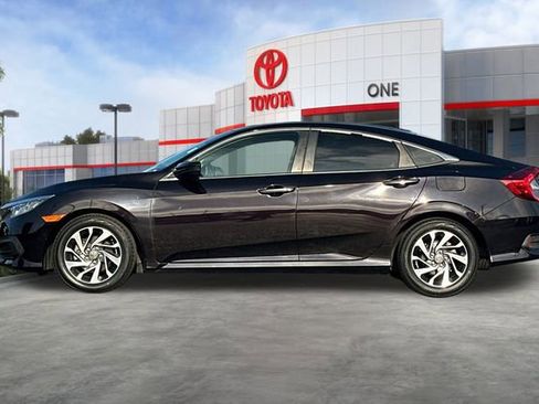Used 2018 Honda Civic EX image 9