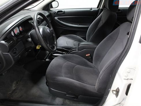 Used 2004 Dodge Stratus SE image 9
