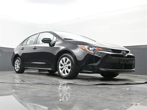 Used 2026 Toyota Corolla LE image 22