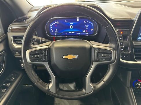 Used 2023 Chevrolet Suburban Premier AWD/4WD image 18