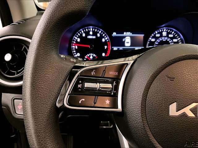 Used 2023 Kia Forte Sedan FWD image 17