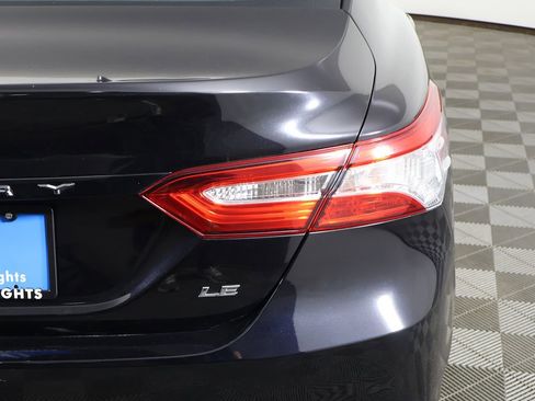 Used 2019 Toyota Camry LE image 13