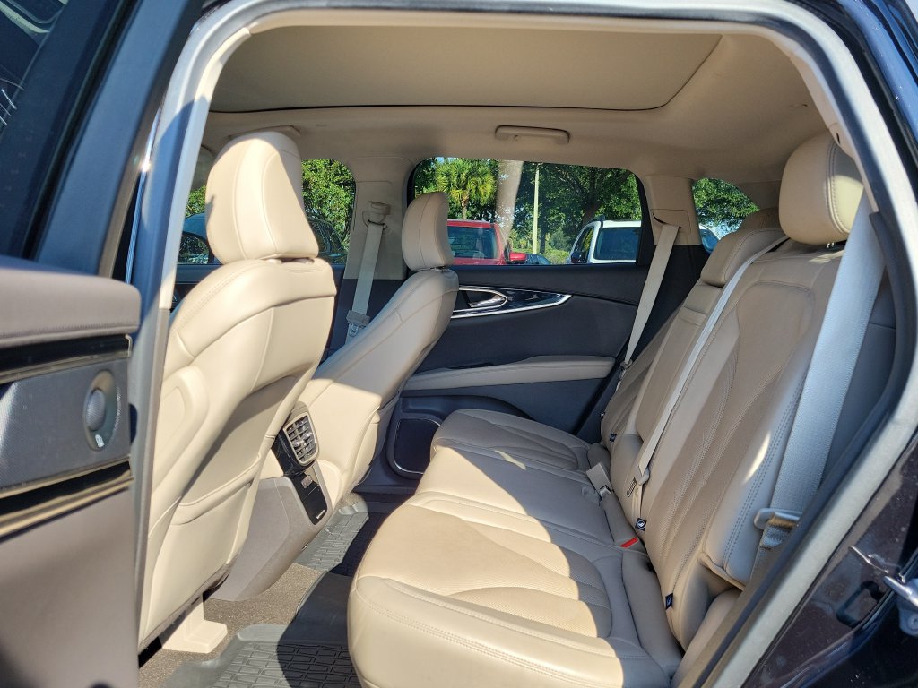 Used 2022 Lincoln Nautilus Reserve w/ Equipment Group 201A FWD image 15