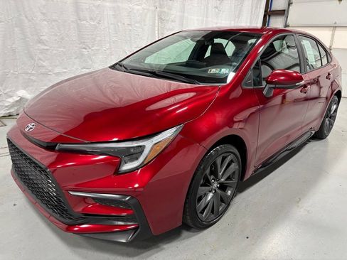 Used 2026 Toyota Corolla SE FWD image 3