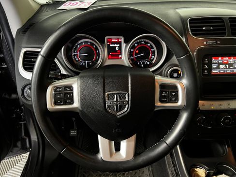 Used 2018 Dodge Journey SE w/ Connectivity Group FWD image 9