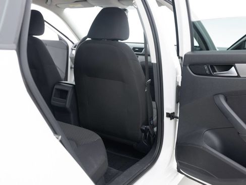 Used 2012 Volkswagen Passat 2.5 S image 29